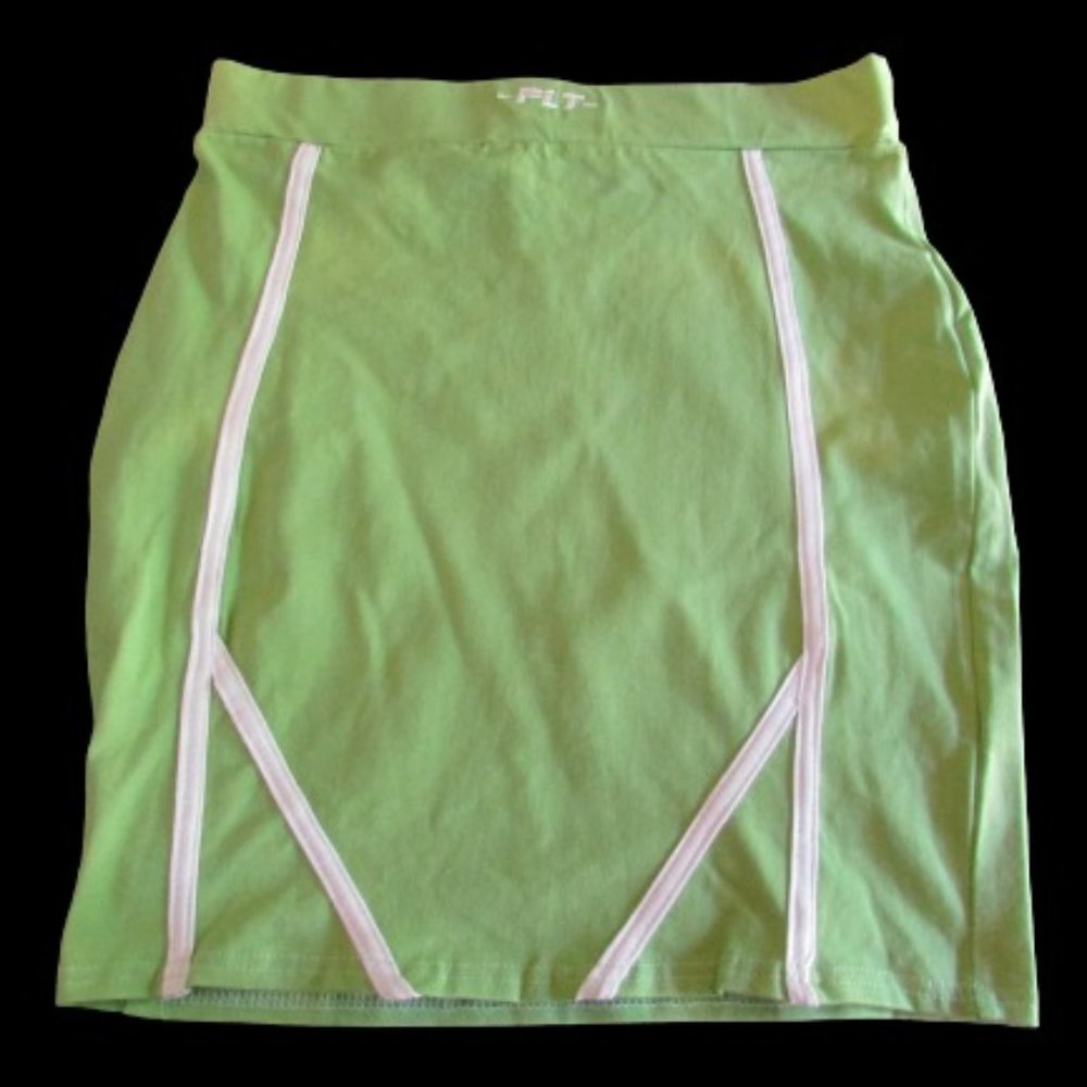 NWT, Pretty Little Thing, Lime Mini- Skirt with White Piping, Size 6.